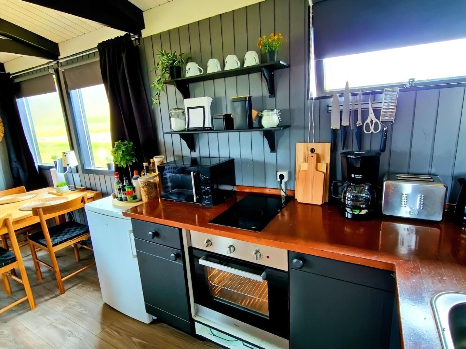 Green Farm Stay With Private Hot Tub Хвольсвёдлюр Экстерьер фото