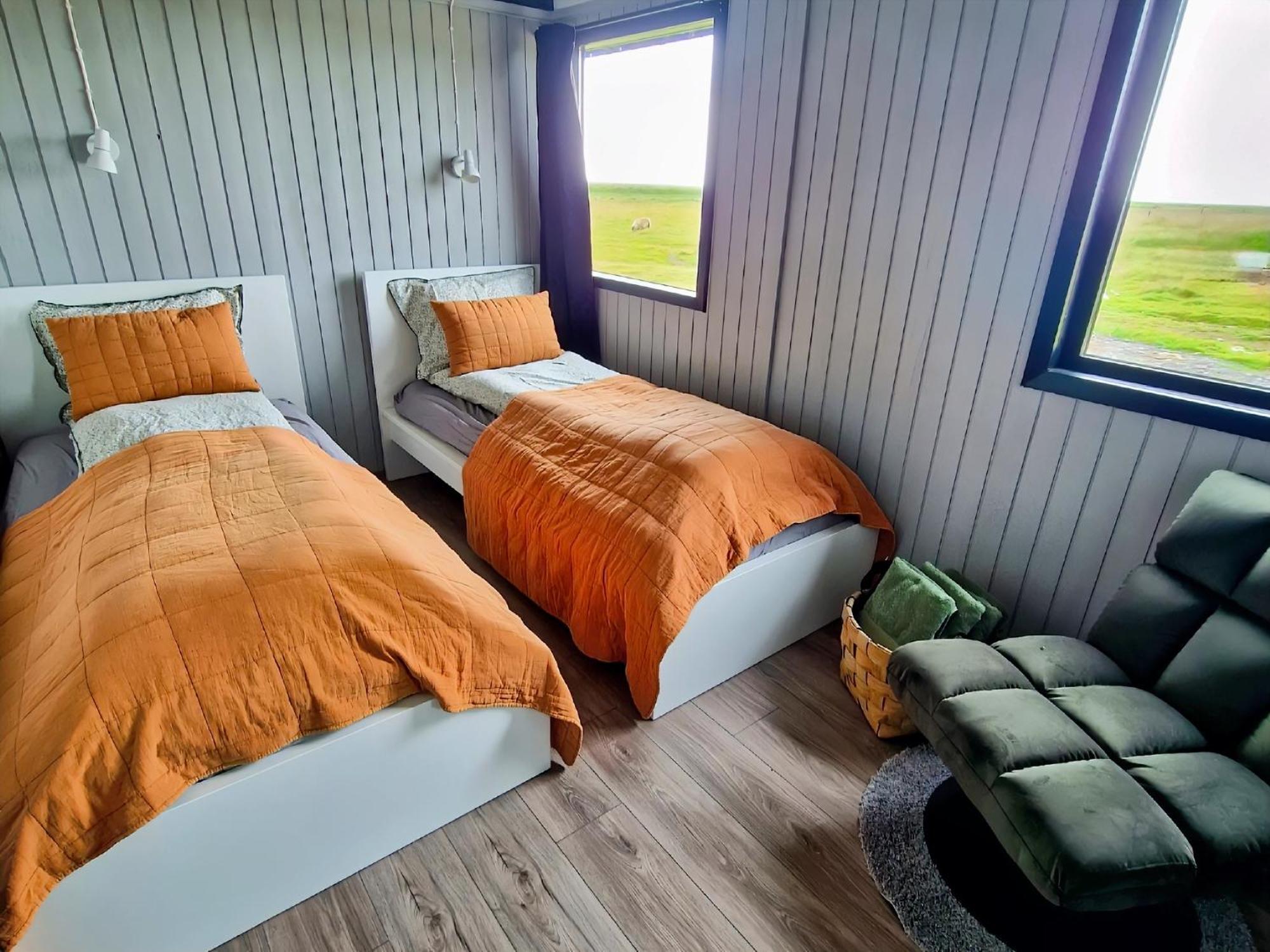 Green Farm Stay With Private Hot Tub Хвольсвёдлюр Экстерьер фото