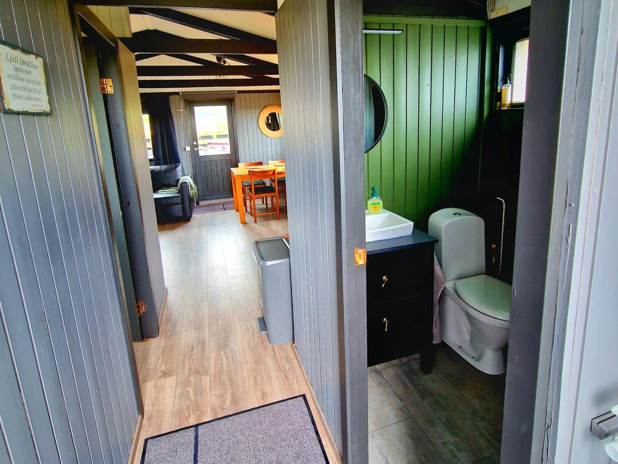 Green Farm Stay With Private Hot Tub Хвольсвёдлюр Экстерьер фото