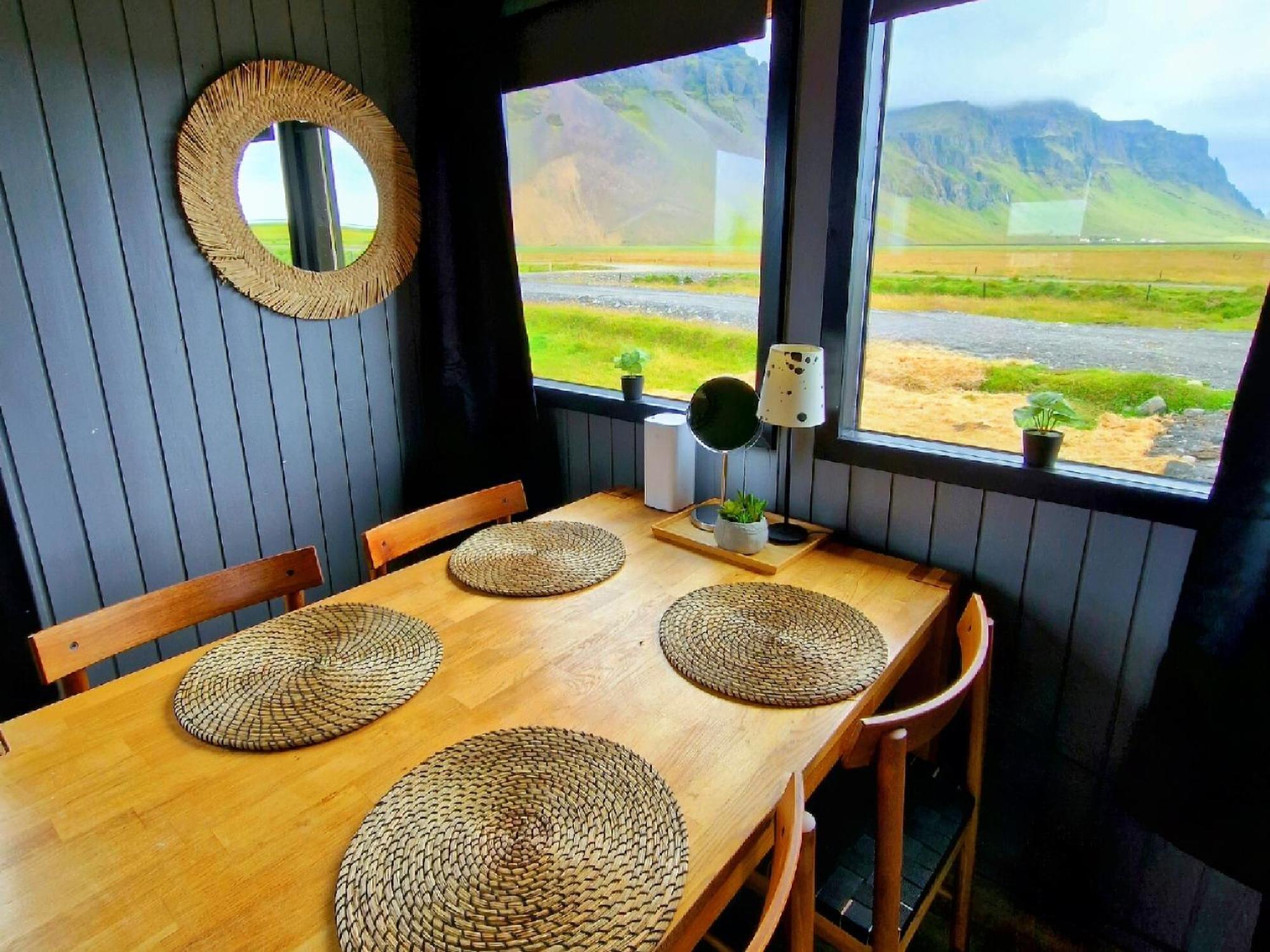 Green Farm Stay With Private Hot Tub Хвольсвёдлюр Экстерьер фото